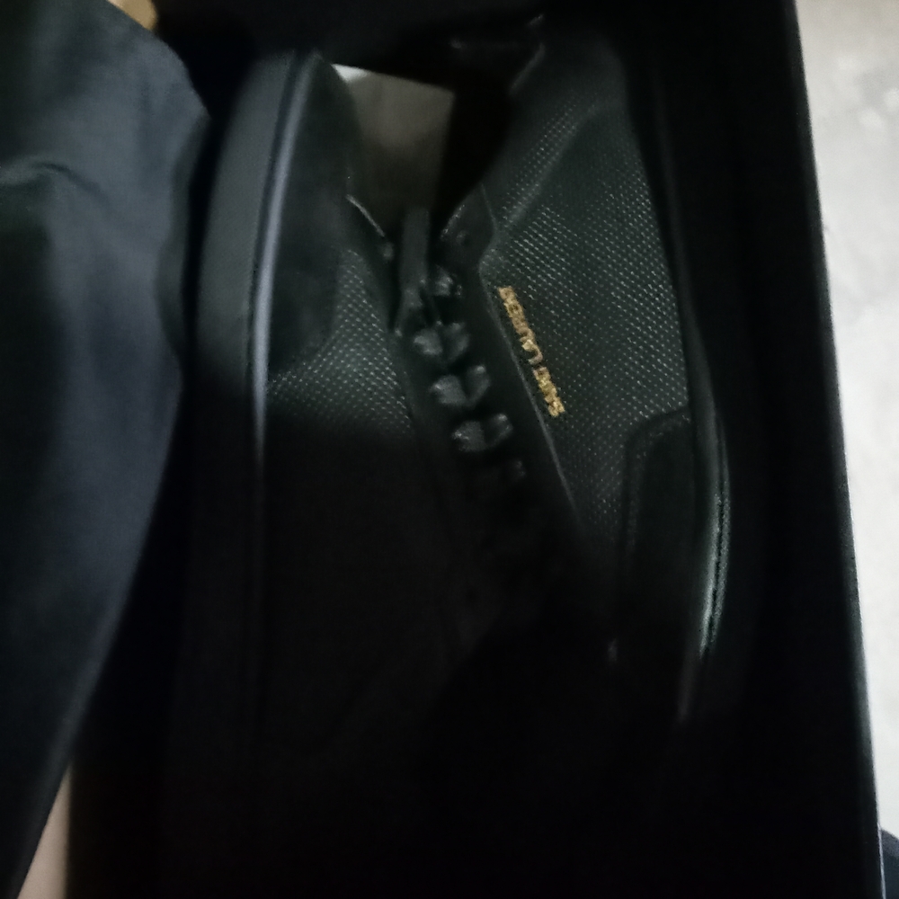 Saint Laurent Men's Black and Gold Sneakers